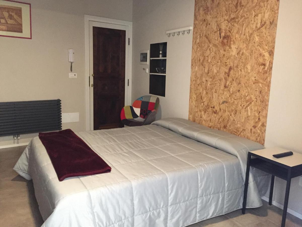 Domus Leydi Apartment Ivrea Luaran gambar