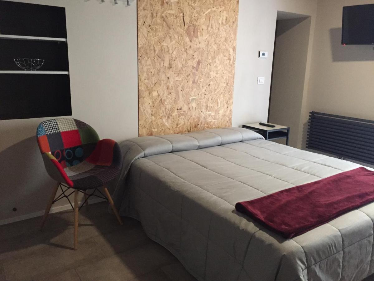 Domus Leydi Apartment Ivrea Luaran gambar
