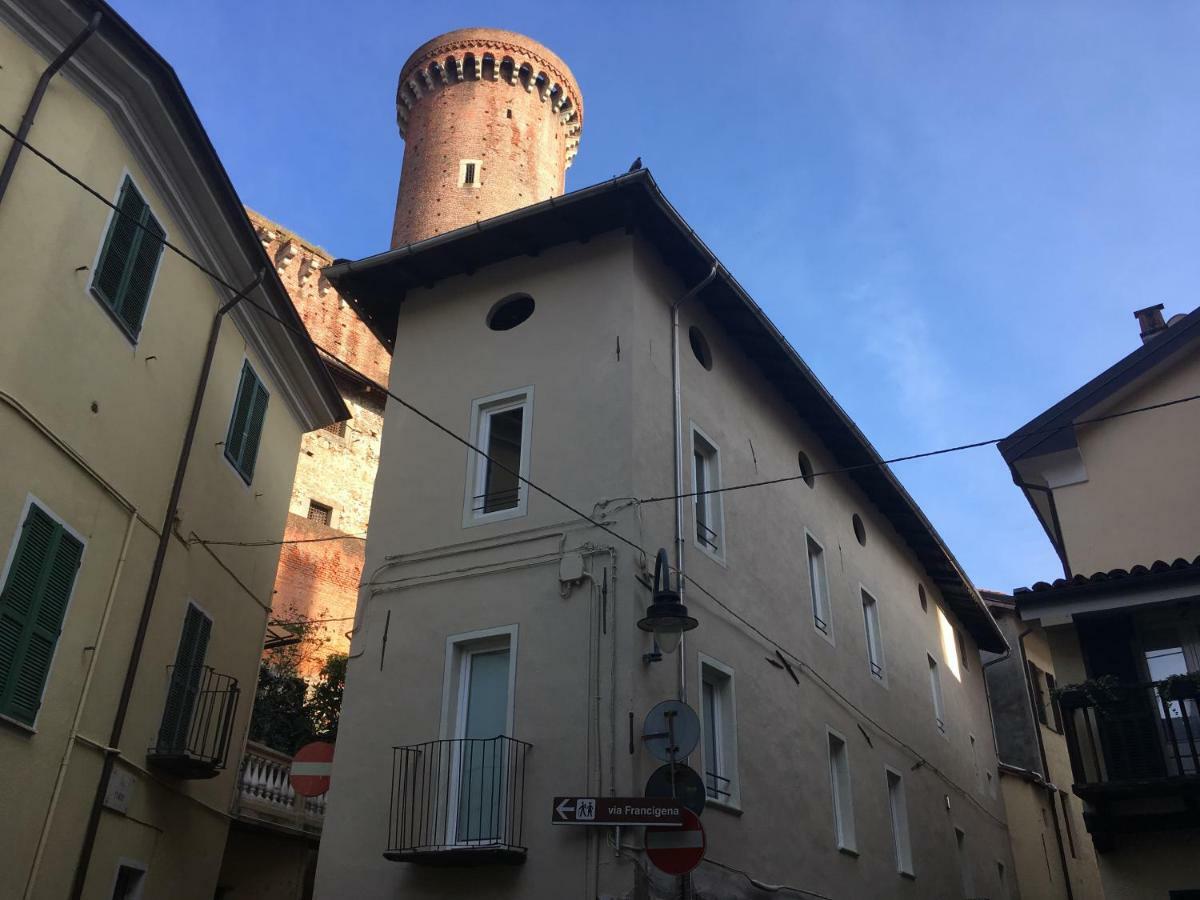 Domus Leydi Apartment Ivrea Luaran gambar