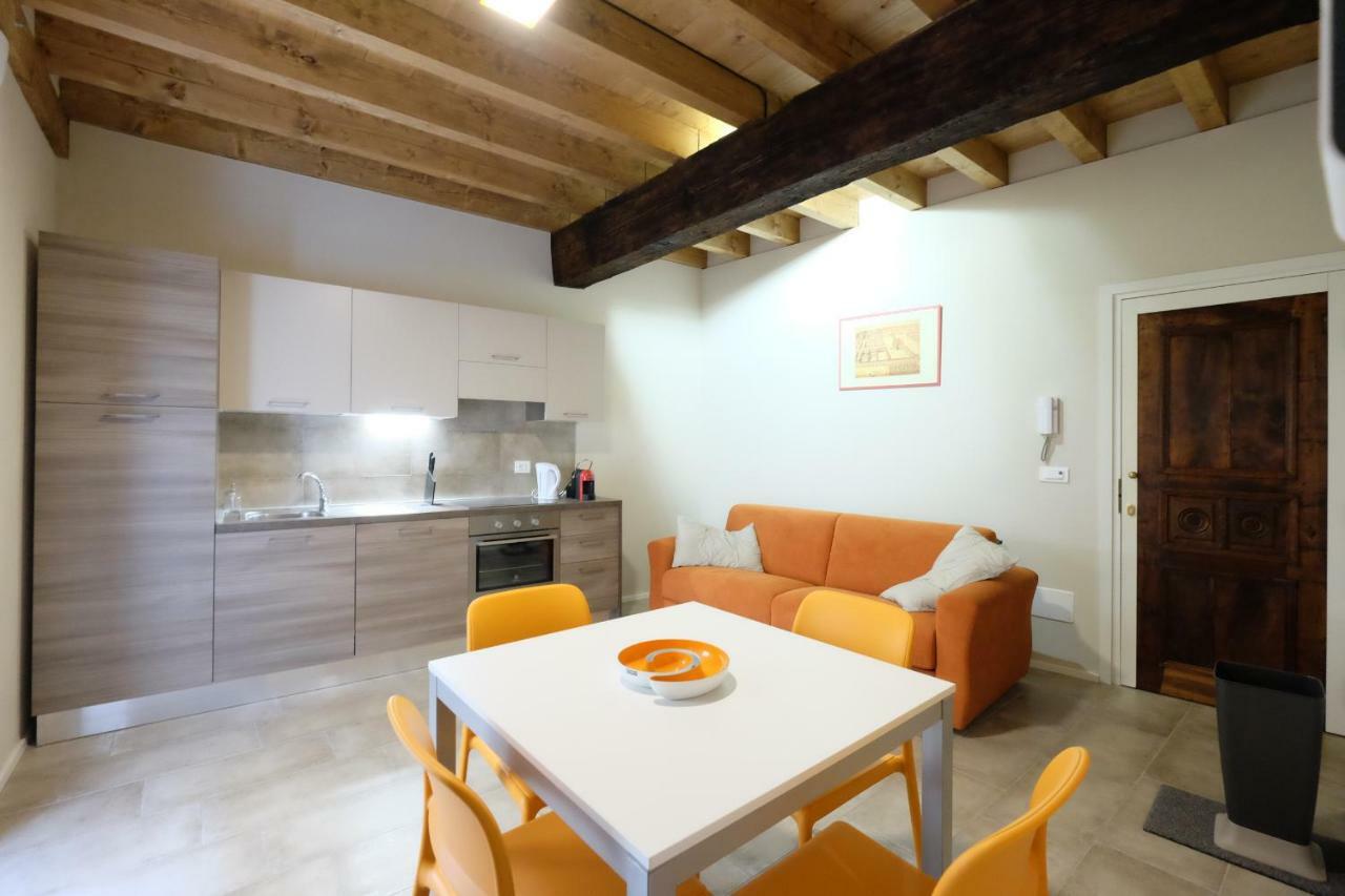 Domus Leydi Apartment Ivrea Luaran gambar